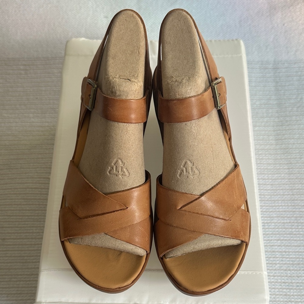 Women's Tan Leather Sandal Wedge